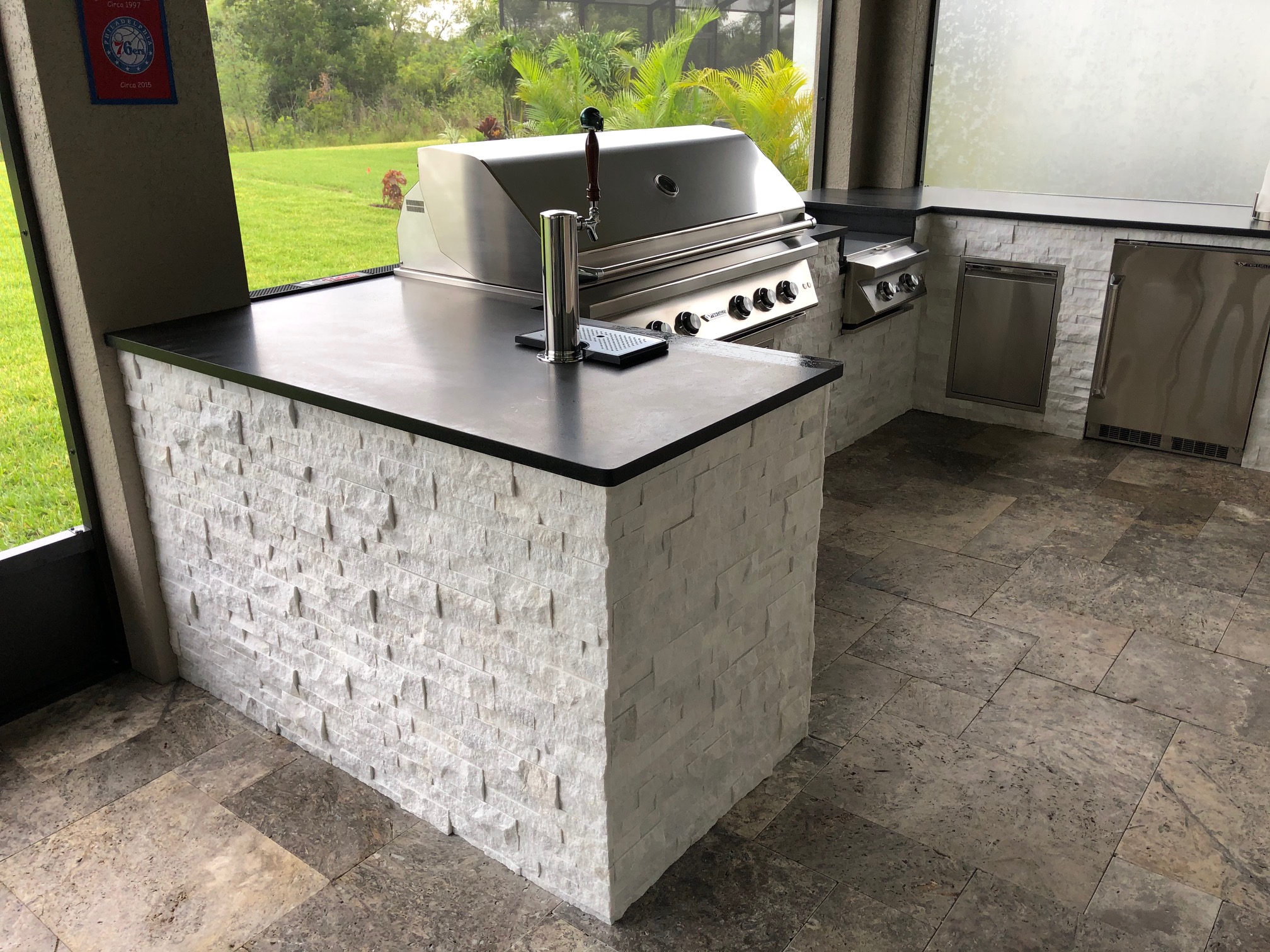 U-Shaped outdoor kitchen with kegerator